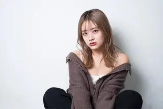 セミロング ナカザワ マキのヘアスタイル