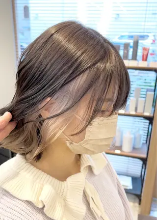ショート カラー ブリーチ毛の縮毛矯正 ハイトーン/岡本智樹のヘアスタイル