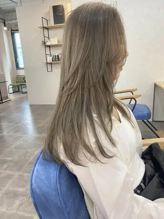 ロング ヘアアレンジ カラー ハイトーン カラーのヘアスタイル