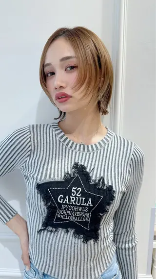 ショート カラー 小顔レイヤー/ ベージュ🤍Rieのヘアスタイル