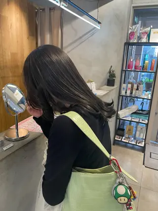 ミディアム カラー ミルクティー× グレージュMOMOのヘアスタイル