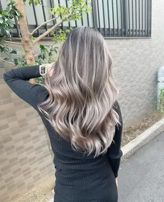 ロング カラー デザインカラー⭐️ Yamauchiのヘアスタイル