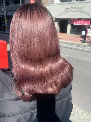 セミロング SEAM アキホのヘアスタイル