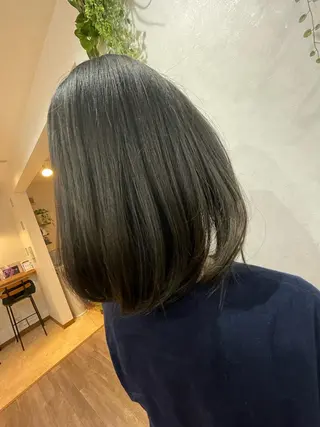 ミディアム カラー 山田 梓のヘアスタイル