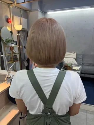 ショート カラー MIES amane(アマネ)のヘアスタイル