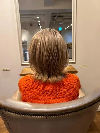 ミディアム あべ しおりのヘアスタイル