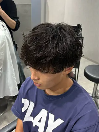 ショート カラー パーマ メンズ 【シャドウパーマ センターパート】義心のヘアスタイル