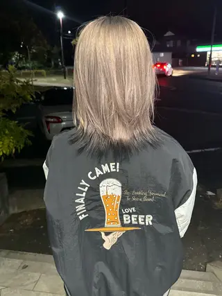 ミディアム Lit.豊橋 夏目のヘアスタイル