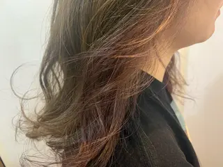 ロング カラー 【Uneユヌ】菊地 春那のヘアスタイル