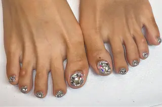 ネイル VIERU 🌈🎀💖のネイルデザイン