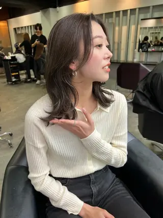 ミディアム カラー 韓国ヘア/透明感 カラー🤍yukaのヘアスタイル