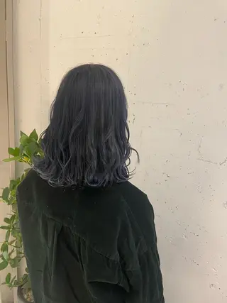 ミディアム カラー カジュアルを女っぽく 𝗮𝘆𝗮𝗰𝗼のヘアスタイル