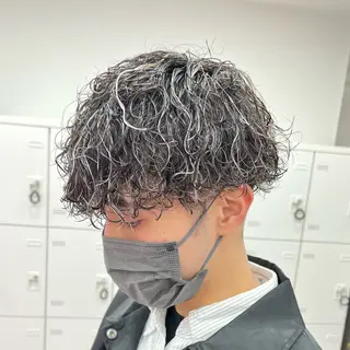 ミディアム カラー パーマ メンズ メンズパーマ特化 TAIGAのヘアスタイル