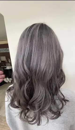 カラー SALOWIN栄 高須大貴のヘアスタイル