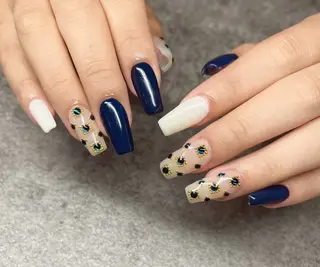 ネイル R inのネイルデザイン