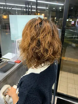 ミディアム パーマ 菊地 旬のヘアスタイル