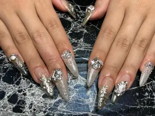 ロング ネイル ✴︎ Delightのネイルデザイン