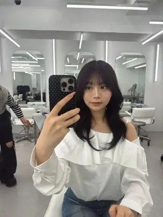ロング カラー 透明感カラー✨🩵 韓国ヘアkanatoのヘアスタイル