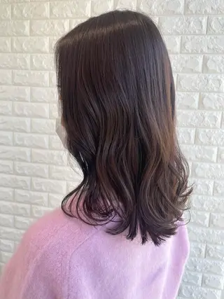 ミディアム カラー 山口 莉奈のヘアスタイル