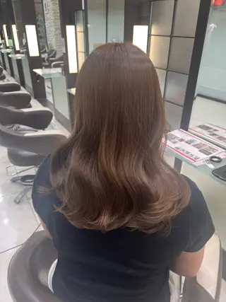 ミディアム ハイトーン/うる艶 カラー Mioのヘアスタイル