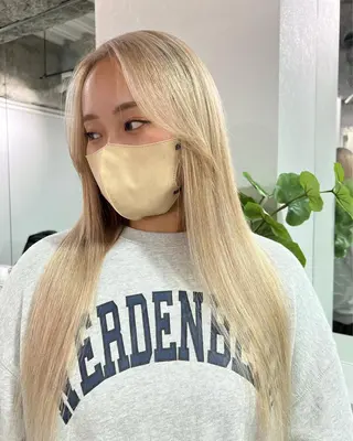 ロング カラー ハイトーン&髪質改善 &韓国エクステ🤎のヘアスタイル