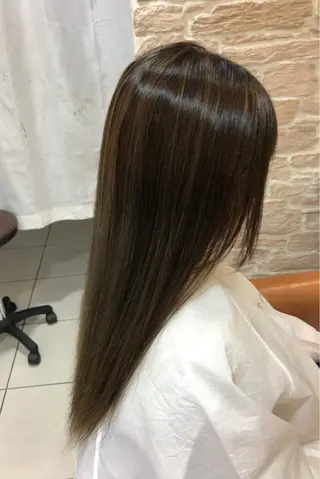 ロング 美髪矯正・レイヤー 倉友哉のヘアスタイル