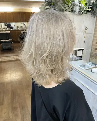 ショート カラー 遠藤 拓馬のヘアスタイル