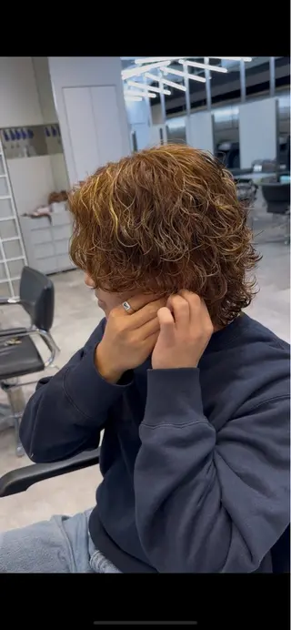 ミディアム カラー パーマ fifth park 六反穂 龍介のヘアスタイル