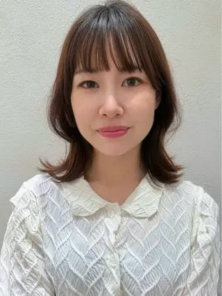 ミディアム 米澤 由衣のヘアスタイル