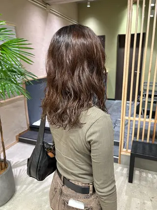 ミディアム パーマ 豊田 真夕のヘアスタイル