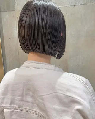 ショート カラー iLi 《イリ》のヘアスタイル