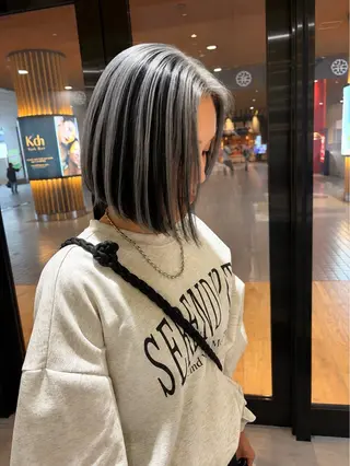 カラー カレンダー 弁天町Tomoのヘアスタイル