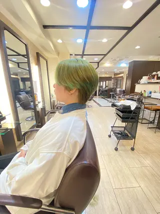 ショート 青山 光のヘアスタイル