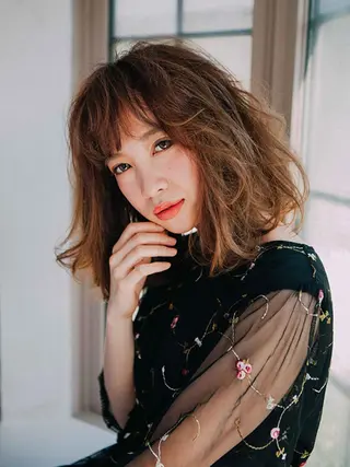 ミディアム カラー ヘアアレンジ 【公式】amble luxe池袋東口🩷のヘアスタイル