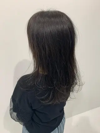 セミロング カラー TAKUMI .のヘアスタイル