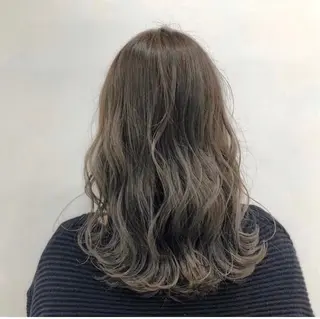 カラー 透明感カラー💎 岩崎美優のヘアスタイル