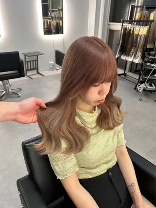 ロング Cielro/ダブル カラー/西田咲希のヘアスタイル