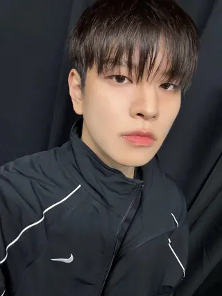 メンズ アイブロウ 渡邊花奈 韓国ヘアのヘアスタイル