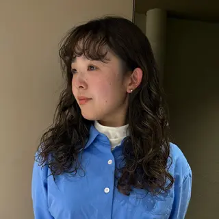 セミロング パーマ maison mile所属・Akari暖色カラー /レイヤーカットのヘアスタイル