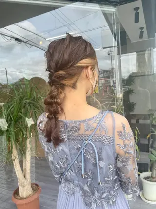 セミロング ヘアアレンジ マキノ キョウカのヘアスタイル