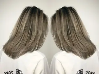セミロング 𝐍𝐄𝐎 𝐉𝐔𝐑𝐈のネイルデザイン