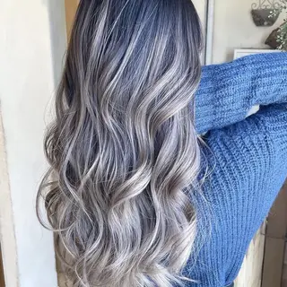 カラー ロング LUXBE GALLERYのヘアスタイル