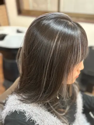 ロング 池岡 洋子のヘアスタイル