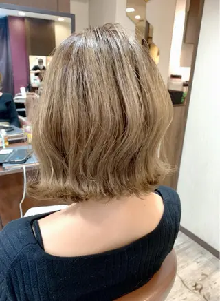 ショート カラー SHIORI💜口コ ミNo.1艶カラーのヘアスタイル