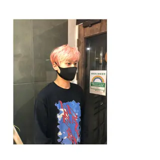 ショート カラー shelf所属・小泉 亮人のヘアスタイル