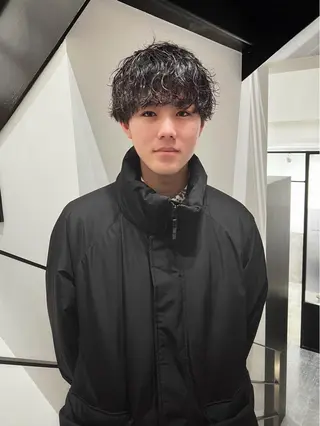 パーマ メンズ 【センターパート】 ETO／江藤翼の眉毛・アイブロウイメージ