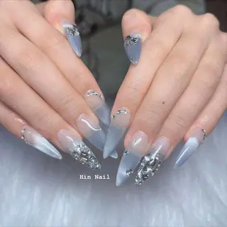 ネイル Hin Nailsのネイルデザイン