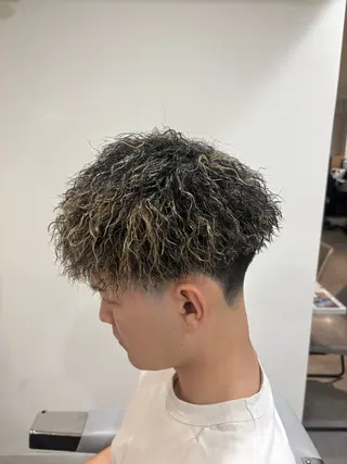 ショート パーマ メンズ 深澤 知樹のヘアスタイル