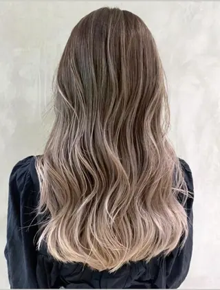 ロング ケアブリーチ 黒瀬有汰のヘアスタイル