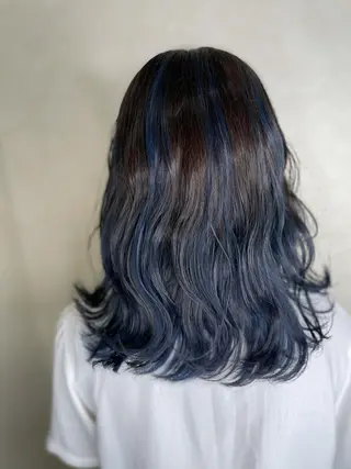 ミディアム カラー 平田 怜のヘアスタイル